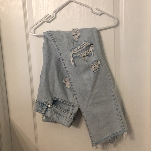 distressed mom jeans - Picture 3 of 3